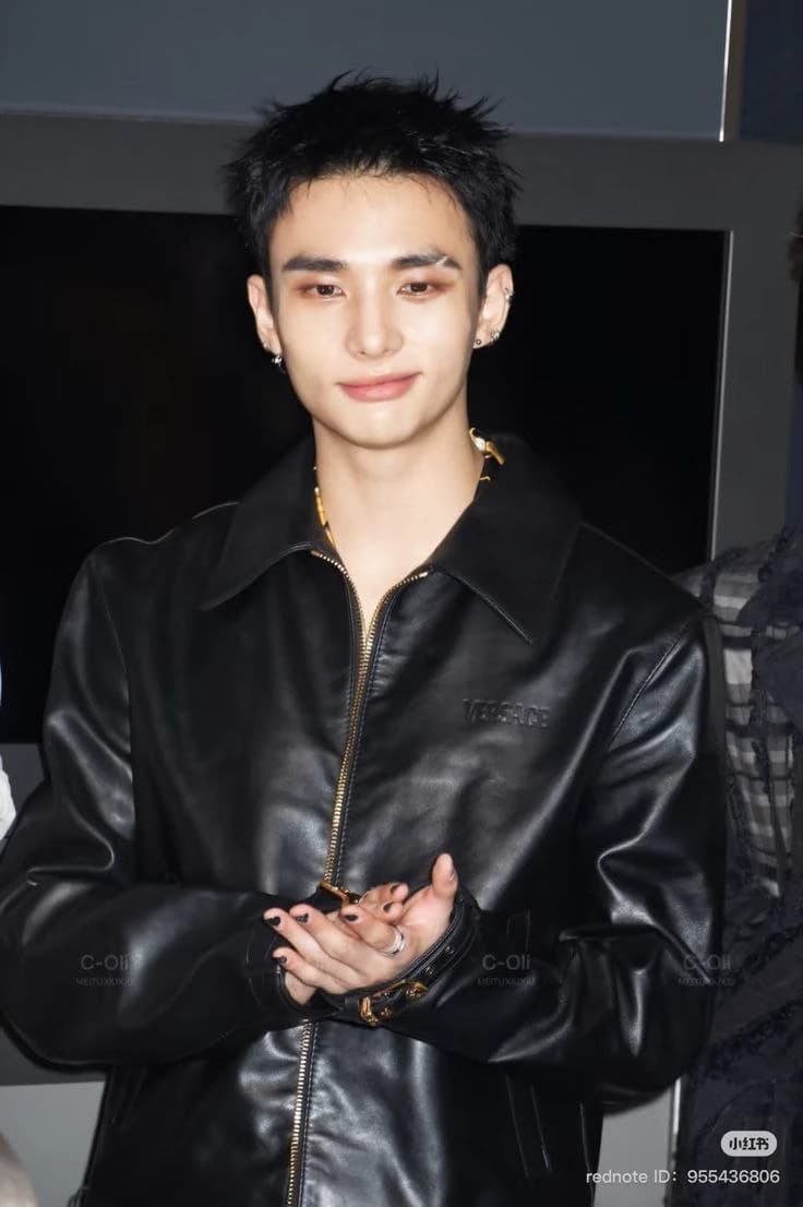 Hwang Hyunjin  thumbnail