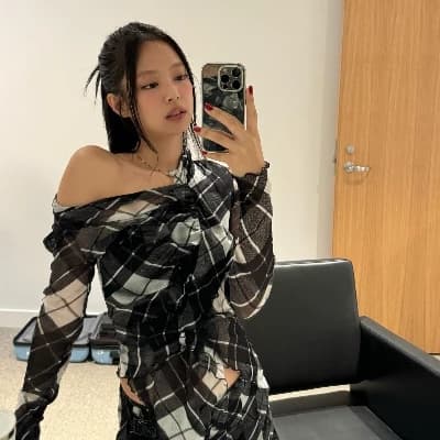 Jennie thumbnail