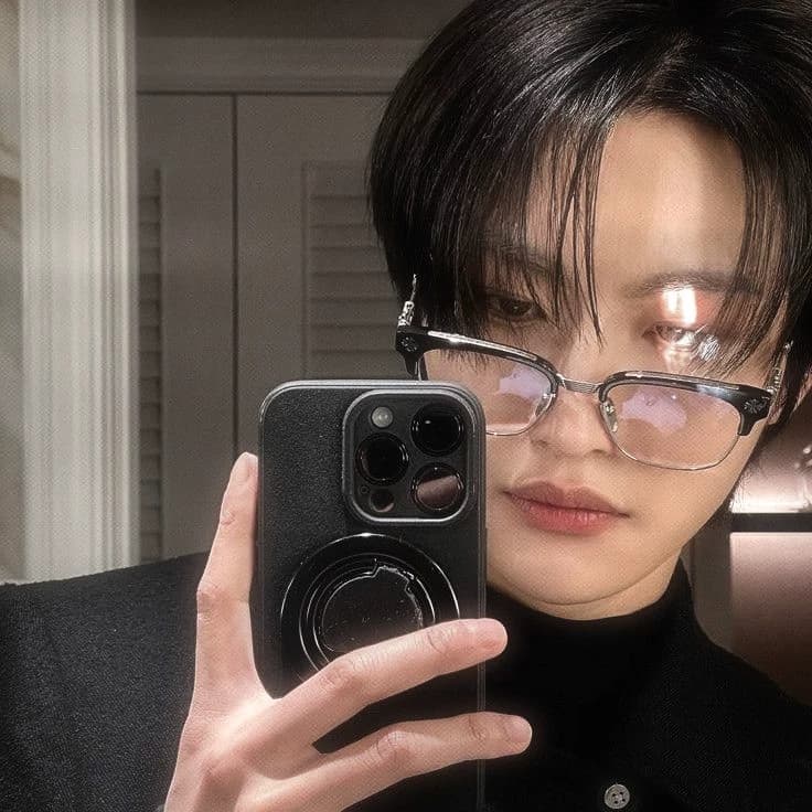 Park Seonghwa thumbnail