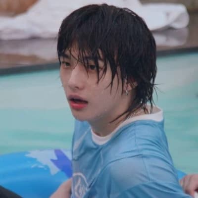 Hwang Hyunjin thumbnail