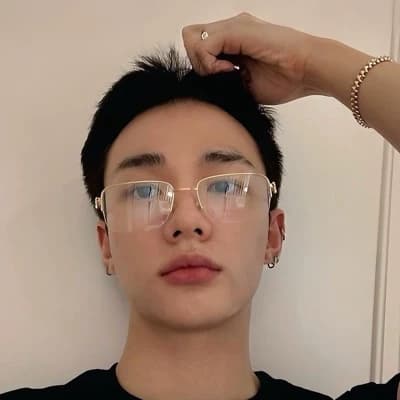 Hwang Hyunjin thumbnail