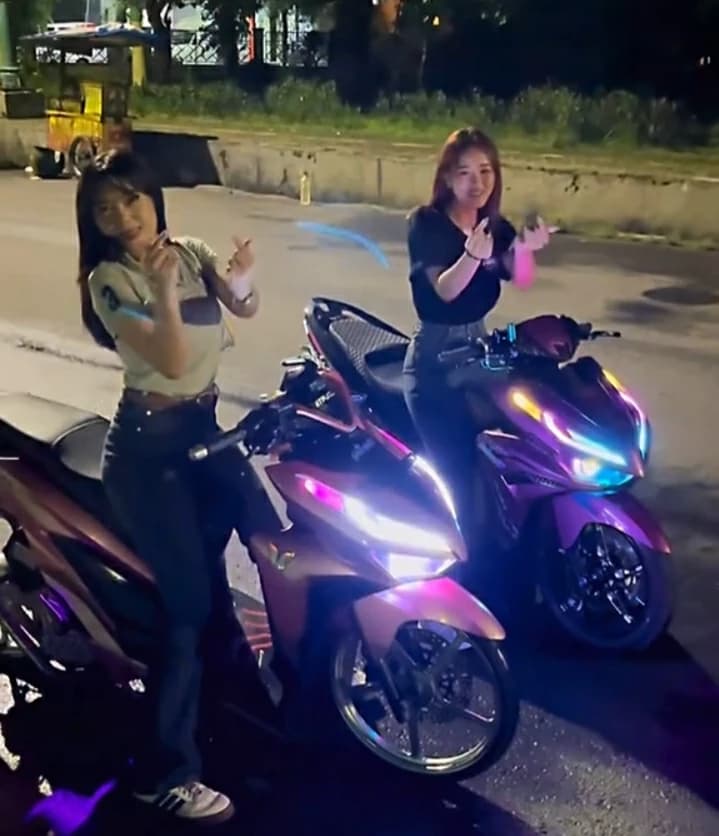 Luna and Rina thumbnail
