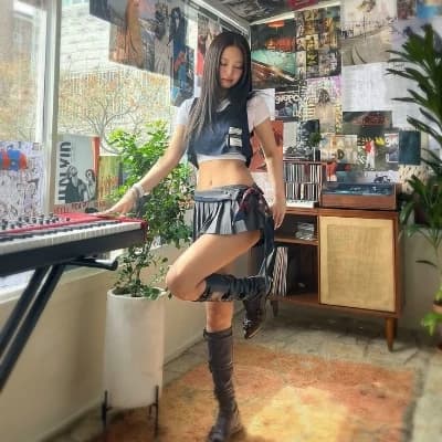 Jennie thumbnail