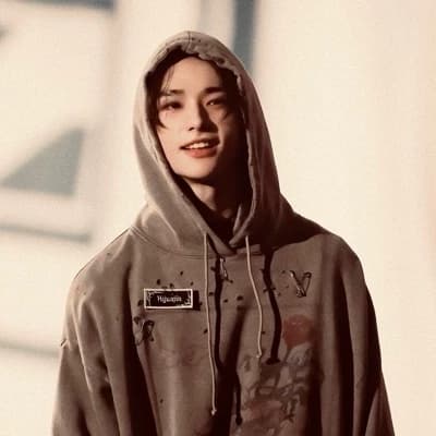 🤫-Hwang Hyunjin- thumbnail