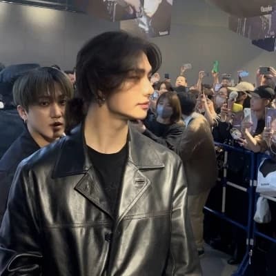 Hyunjin hubby-01 thumbnail