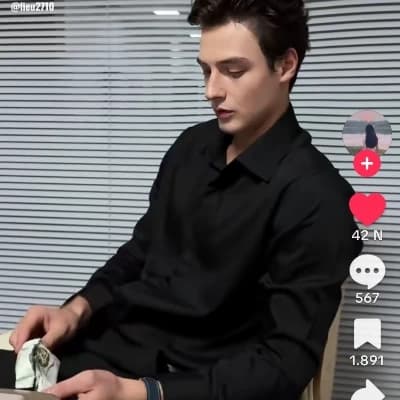 Alex Thorne thumbnail