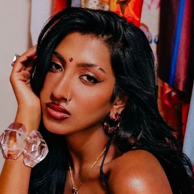 Lara Raj thumbnail
