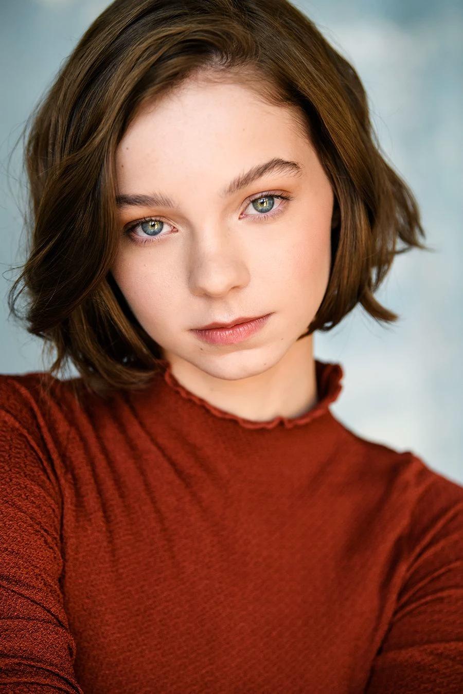 Emma Myers thumbnail