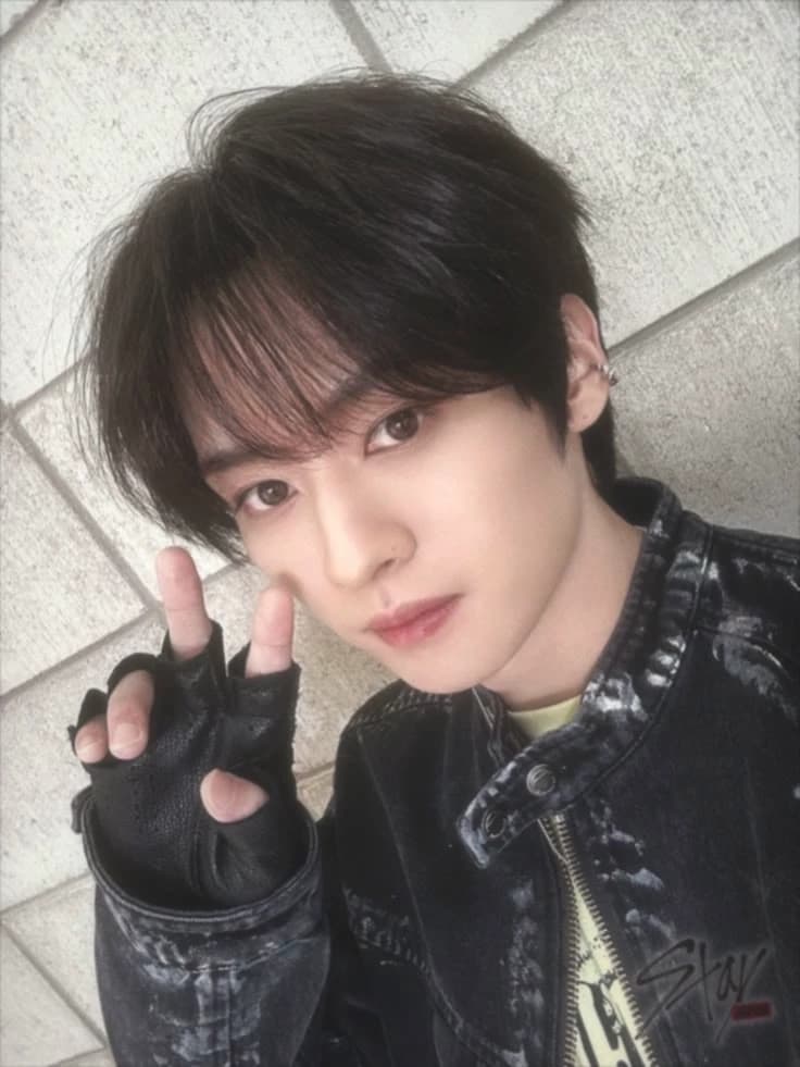 Lee Know thumbnail