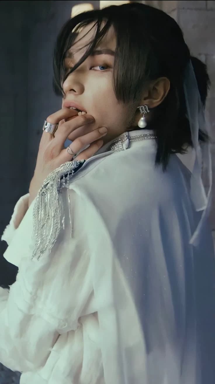 Hwang Hyunjin thumbnail