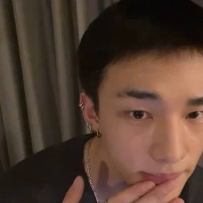 Hwang Hyunjin thumbnail