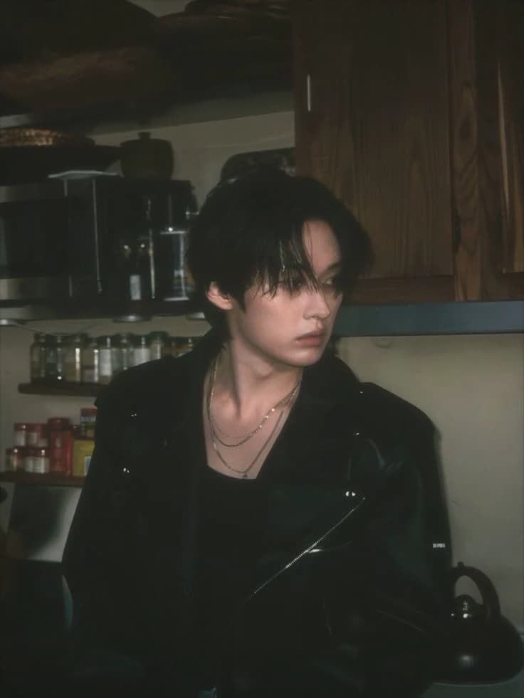 Lee know thumbnail
