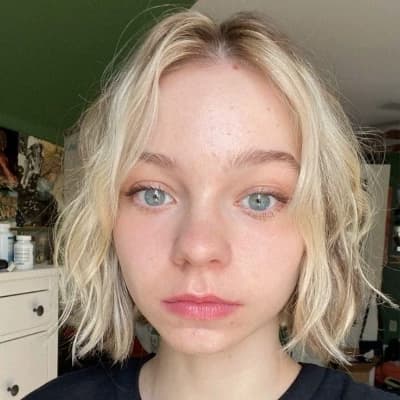 Emma Myers thumbnail