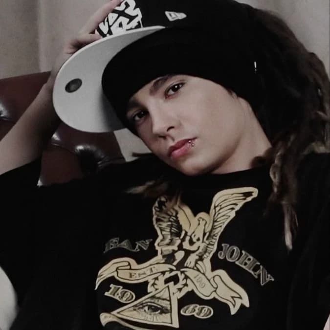 Tom Kaulitz/his brother. thumbnail