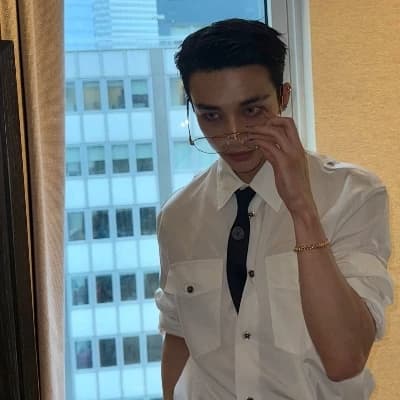Hwang Hyunjin thumbnail