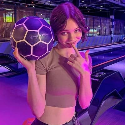 Emma Myers thumbnail