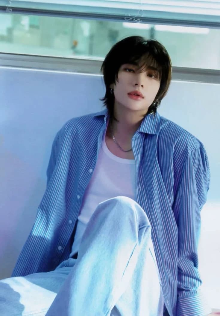 Hwang Hyunjin thumbnail