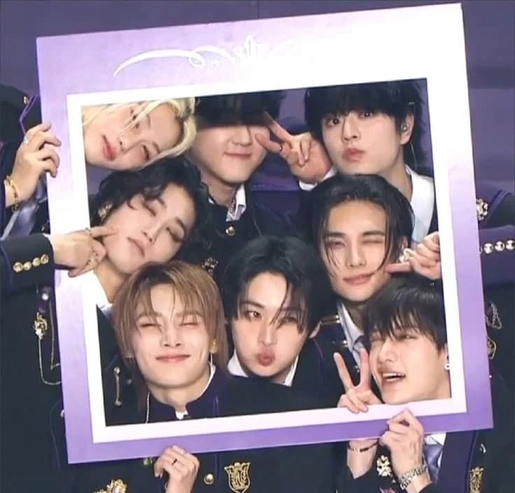 Stray Kids thumbnail