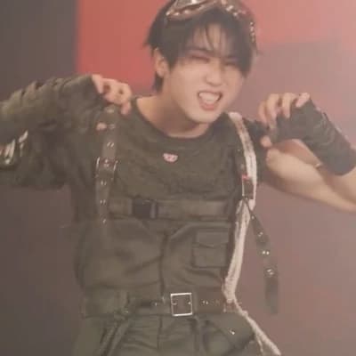 Stray Kids (Lee Minho, Lee Felix, Hwang Hyunjin, Yang Jeongin) thumbnail