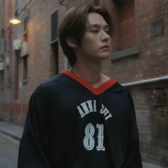 Lee Know thumbnail