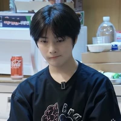 Jeongin - thumbnail
