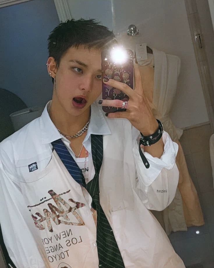 Hyunjin thumbnail