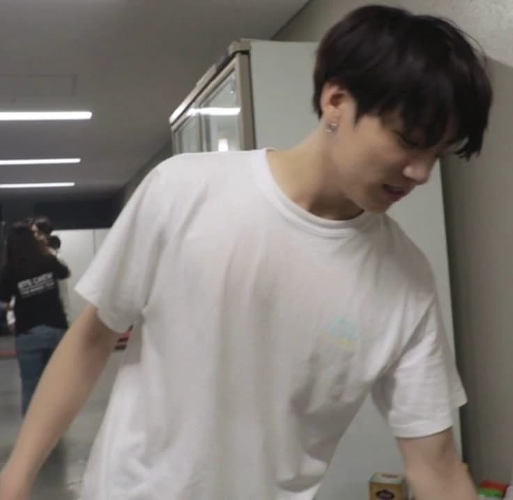 Jeon Jungkook thumbnail