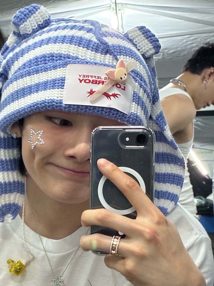 Jeongin thumbnail