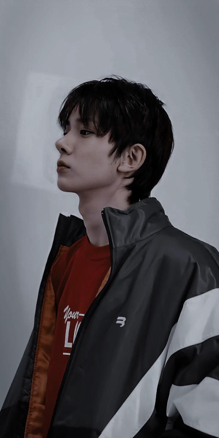 Lee Heeseung/Evan thumbnail