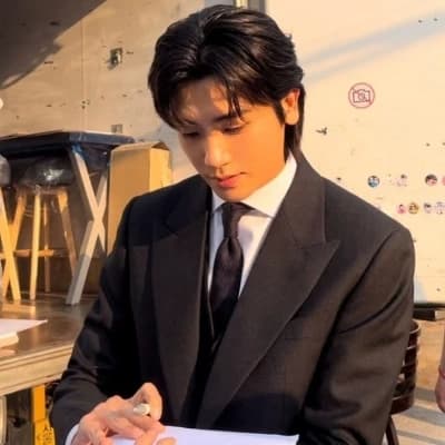 Seo Dongju thumbnail
