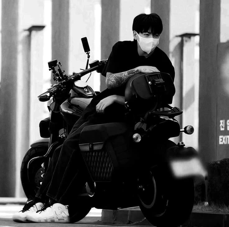 Jeon Jungkook thumbnail