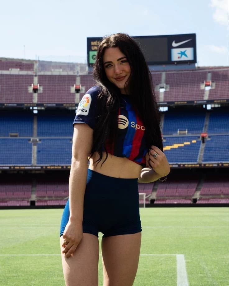 Helena Hernandes thumbnail