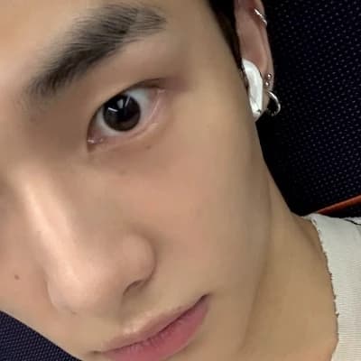 Hwang Hyunjin thumbnail