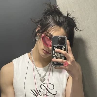 Hwang Hyunjin thumbnail