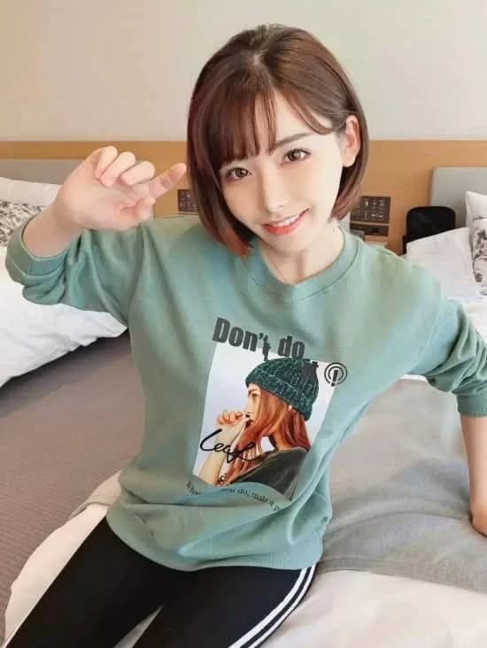 女優 thumbnail