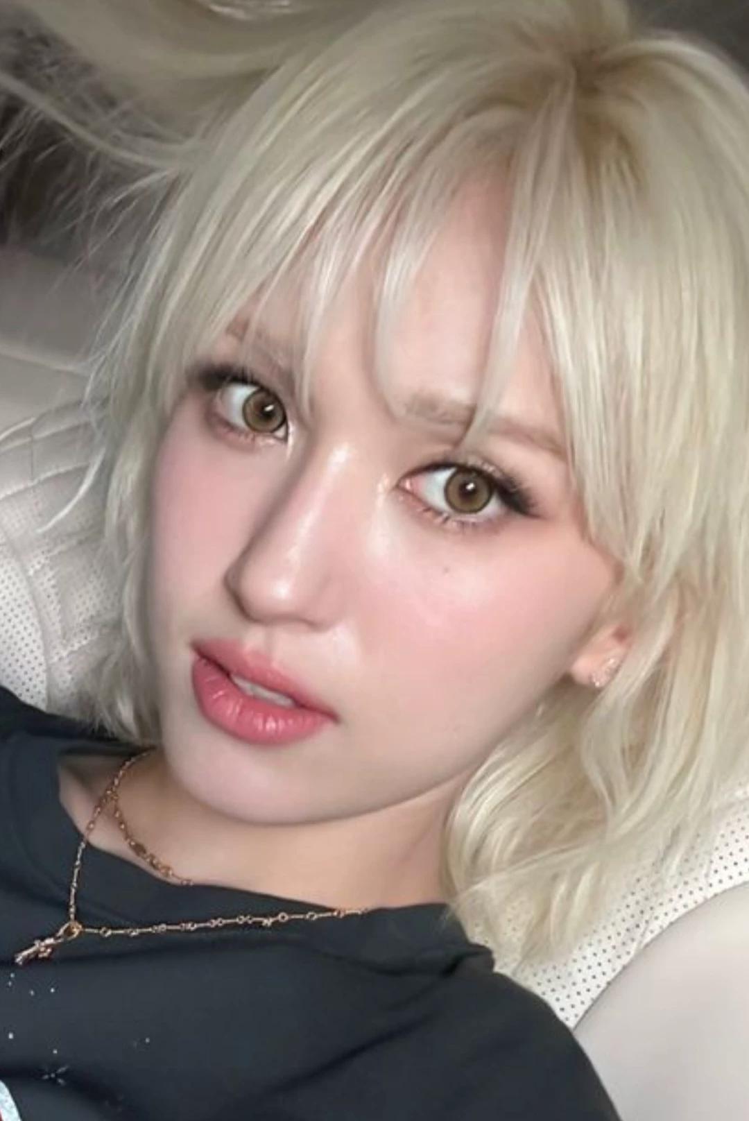 Jeon Somi  thumbnail