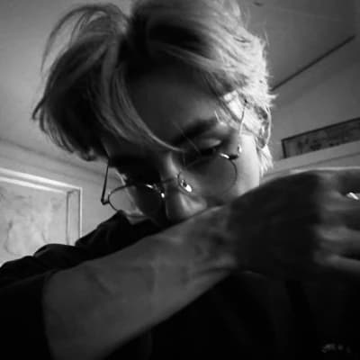 Kim Taehyung thumbnail