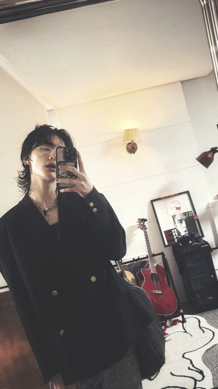 Hwang Hyunjin. thumbnail