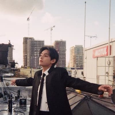 Kim Taehyung thumbnail