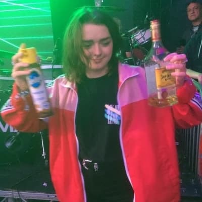 Maissie Williams thumbnail