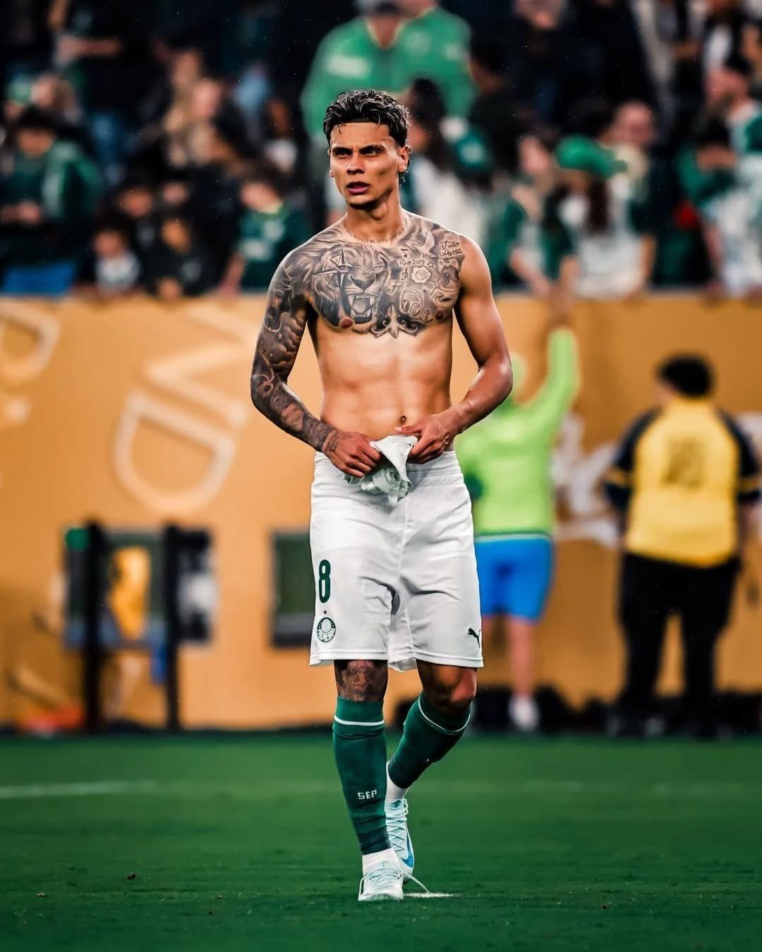 richard rios | My back guard. thumbnail