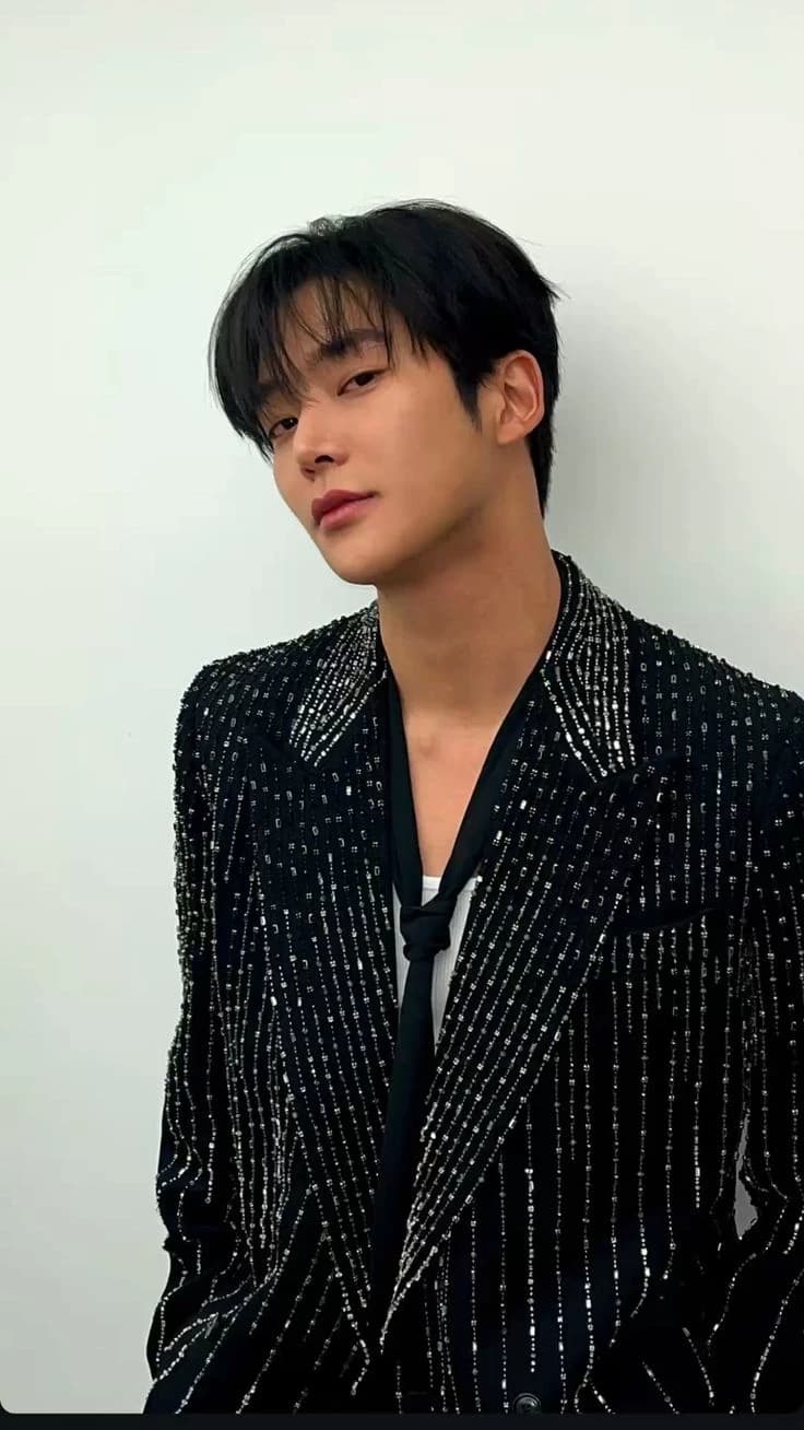 Rowoon  thumbnail