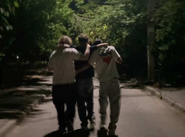 3 Boy Best Friends  thumbnail