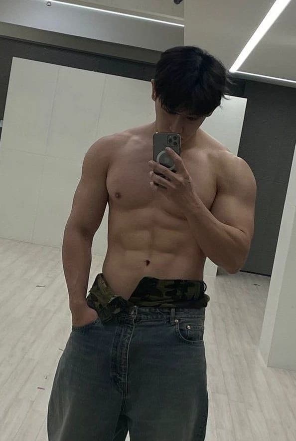 Wonho thumbnail