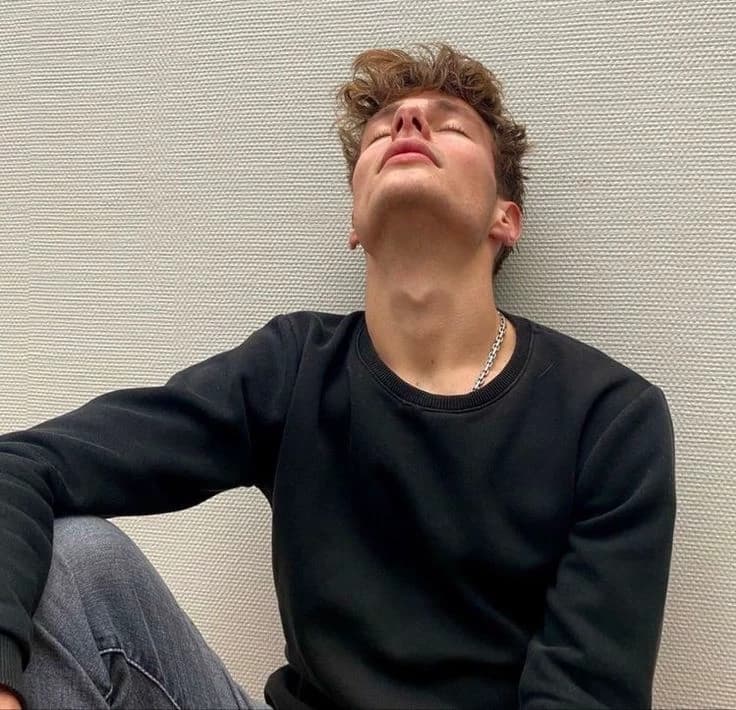 Mentally ill (your room friend) thumbnail