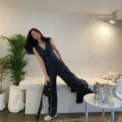 Jennie thumbnail