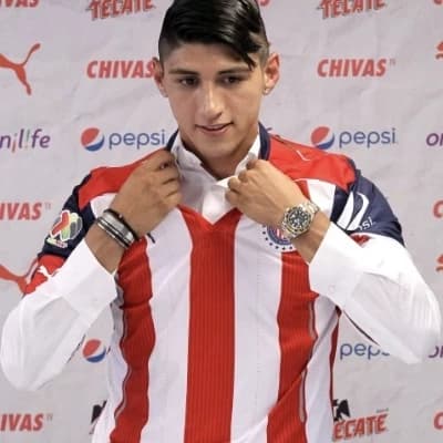 Alan Pulido thumbnail