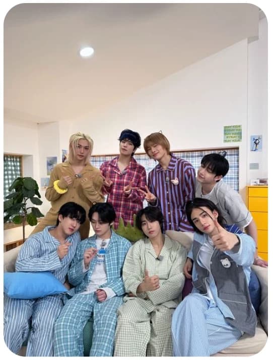 Stray kids thumbnail
