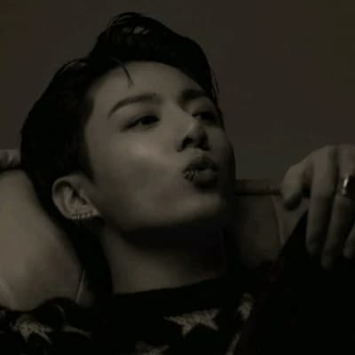 Jeon Jungkook {mafioso} thumbnail
