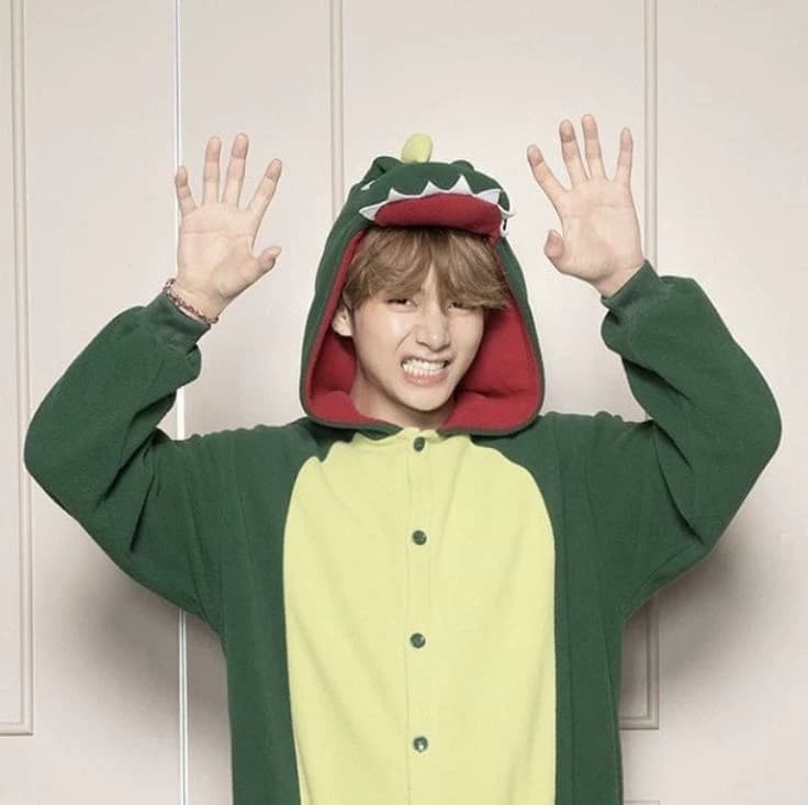Kim taehyung  thumbnail